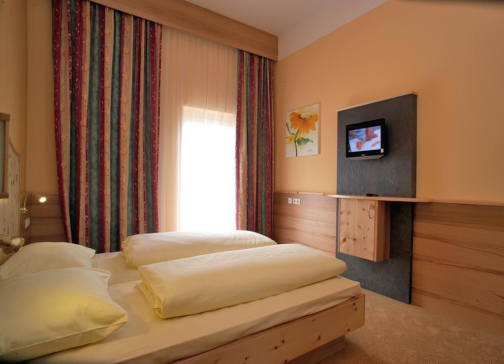Thermenhotel Puchasplus シュテガースバッハ エクステリア 写真